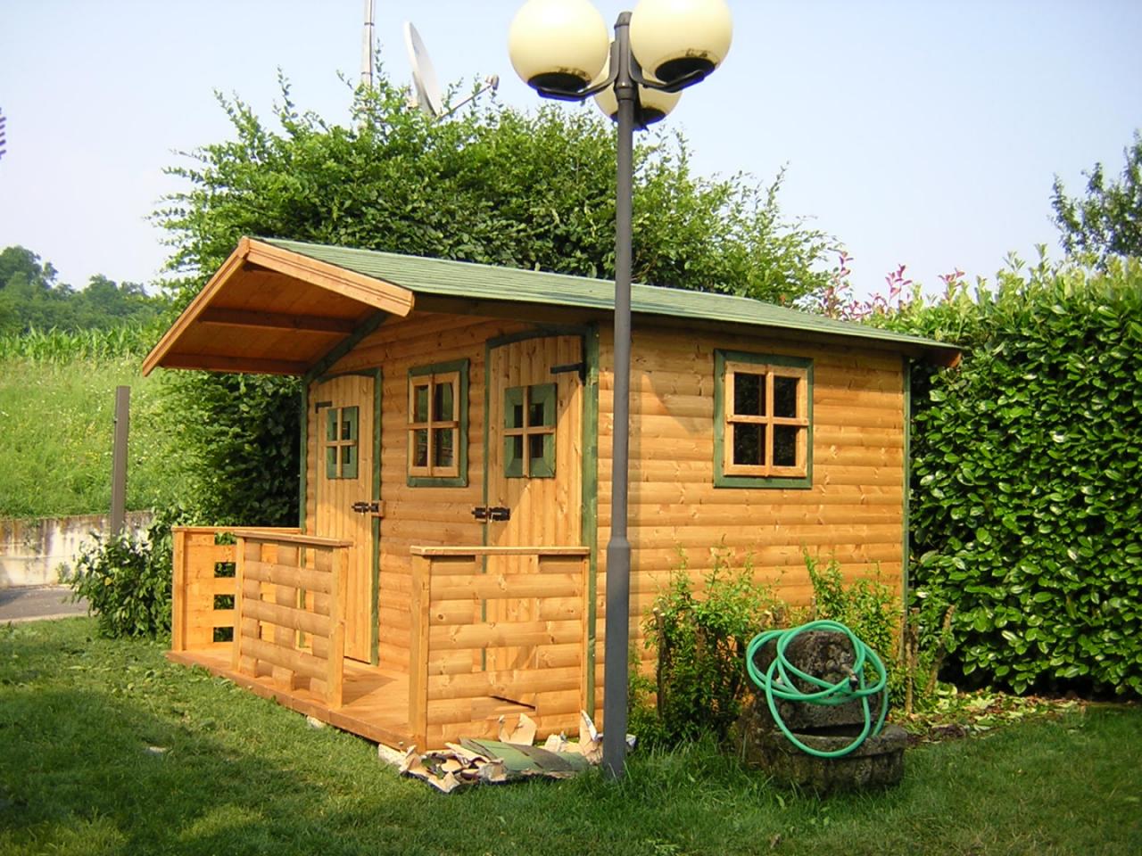 Drvena kućica izrađena po narudžbini Stolarija Andjelković