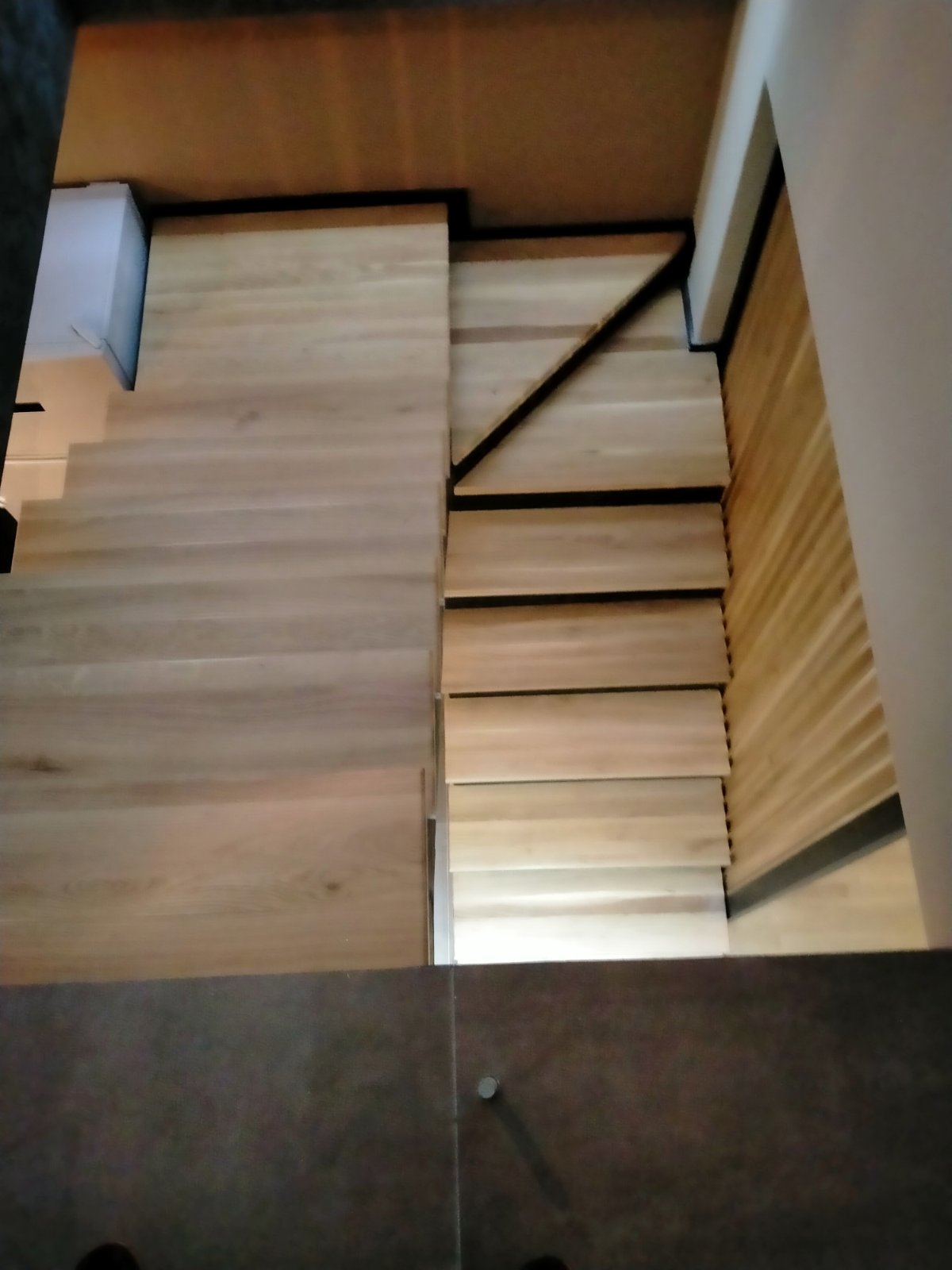 Drvene stepenice izrađene po meri u Starčevu